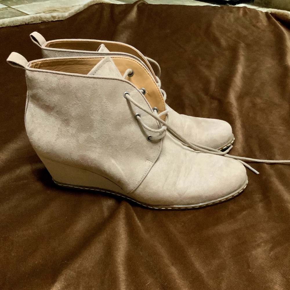 Franco Sarto Tan 8.5 Tie Wedge Ankle Boots Cottagecore Officecore